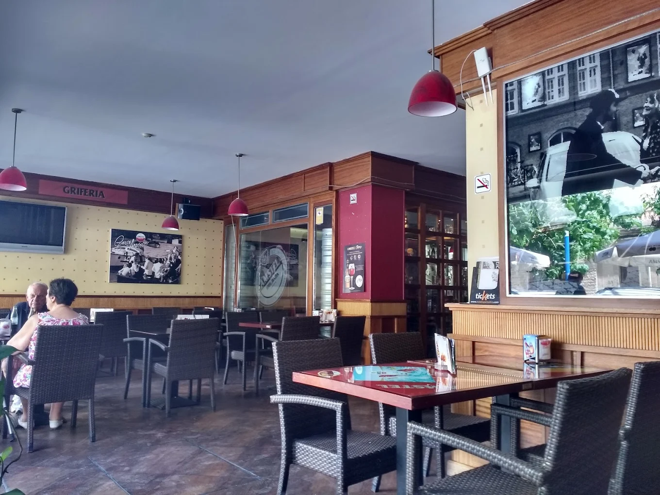 interior dos de la amsteleria